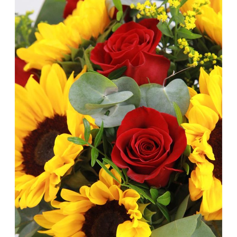 Bouquet of Sunflowers and Roses. Cheap Flowers. Free Delivery