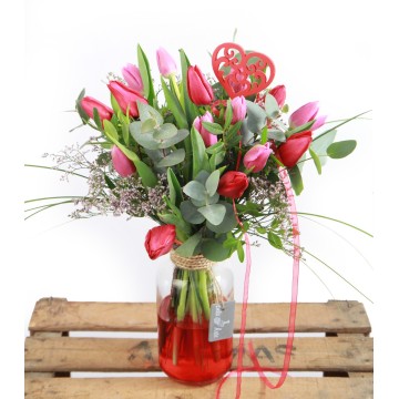 Bouquet of red tulips