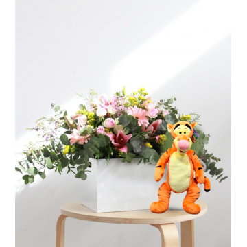 Tigger Disney Amb Flors Naixement, Amistat, Amor Floristeria online