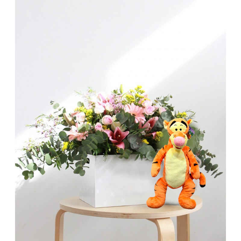 Tigger Disney Con Flores Nacimiento, Amistad, Amor Floristería online