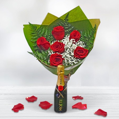 Roses and Champagne Moët Chandón at home with free delivery.Gift