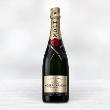 Champagne Moët Chandón 750 ml at Home. Brut bottle