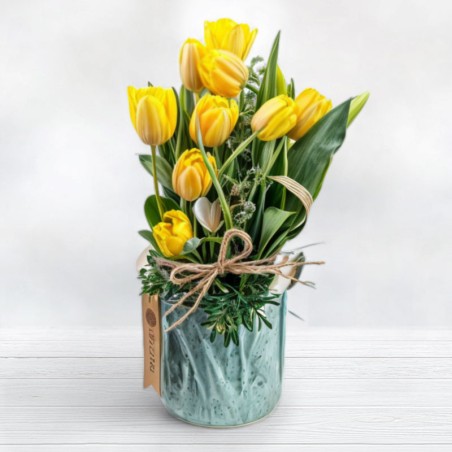 Bouquet of Fresh Tulips. Holland tulips. Sack. Free shipping
