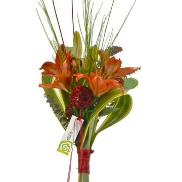 Elongated bouquet Liliums